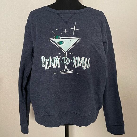 Hanes Tops - NWT Hanes Women’s Holiday Sweatshirt